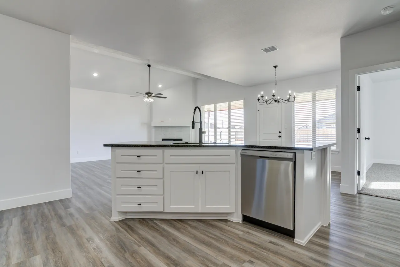 Photo 18 — 5901 Viola Avenue, Lubbock, TX 79407