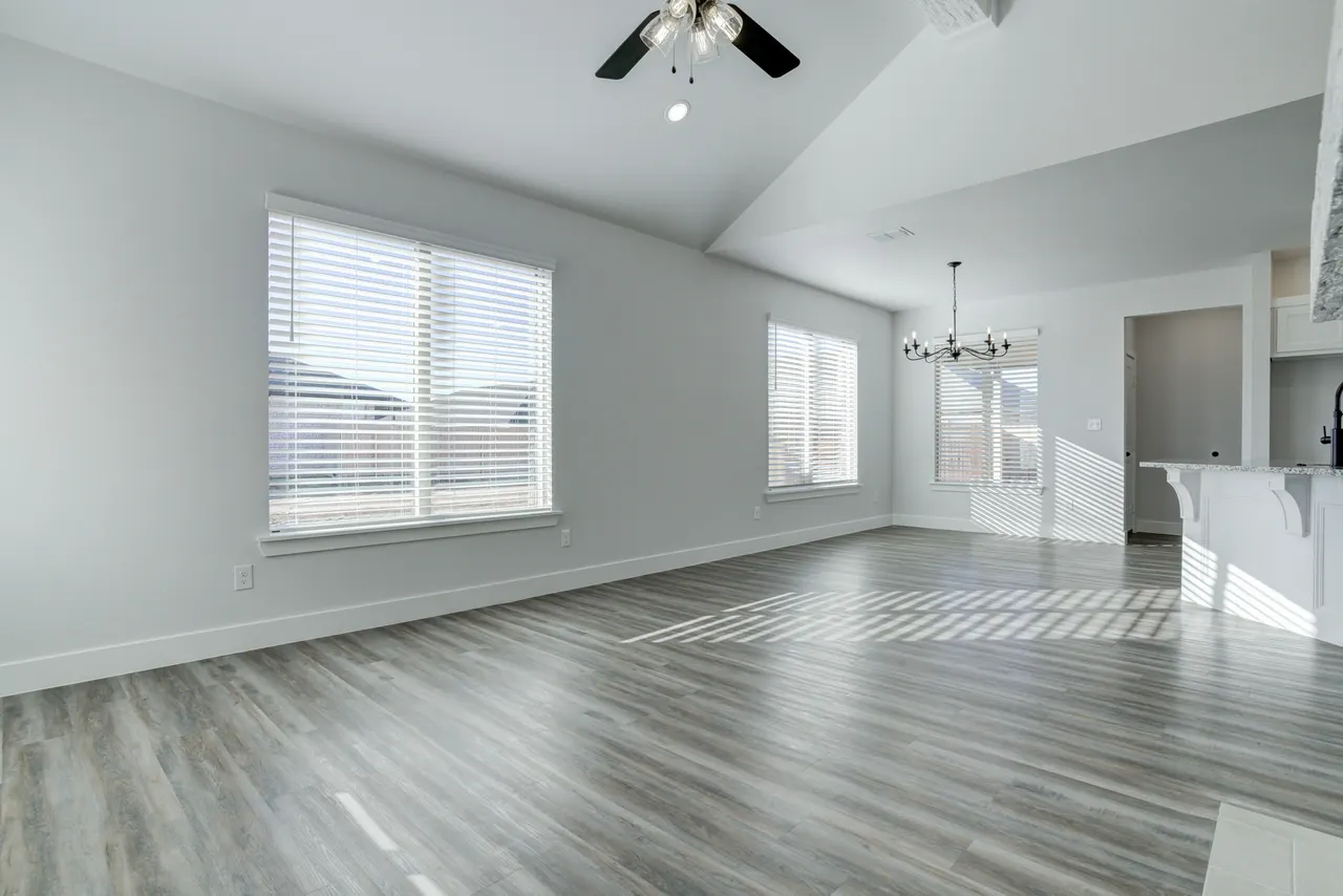 Photo 11 — 5810 Viola Avenue, Lubbock, TX 79407