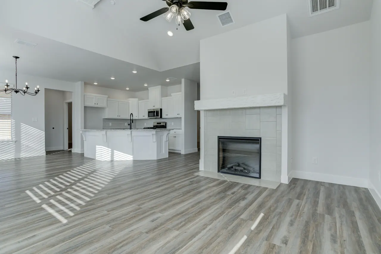 Photo 12 — 5810 Viola Avenue, Lubbock, TX 79407