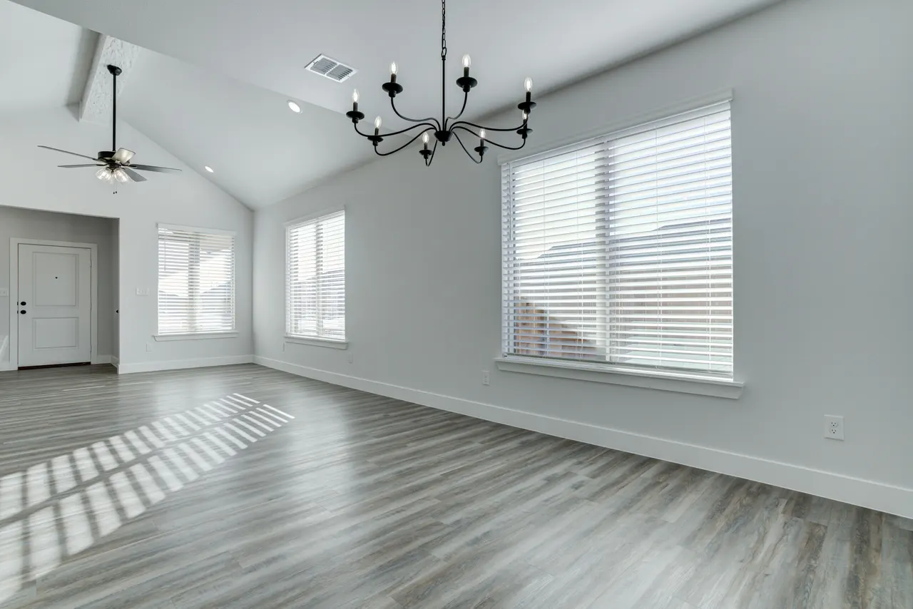 Photo 21 — 5810 Viola Avenue, Lubbock, TX 79407