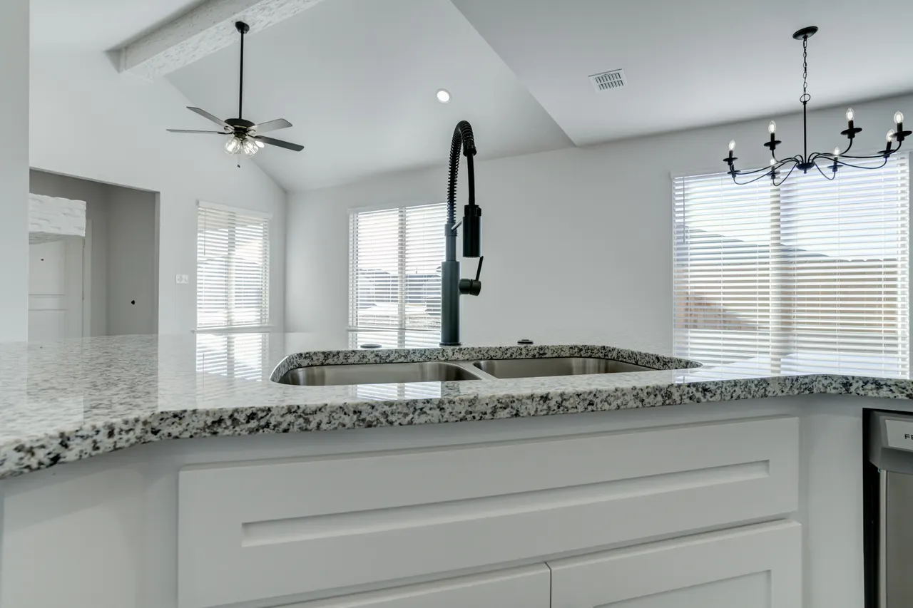 Photo 24 — 5810 Viola Avenue, Lubbock, TX 79407