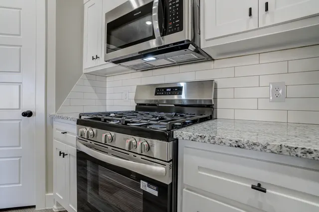 Photo 8 — 6928 12th Street, Lubbock, TX 79416