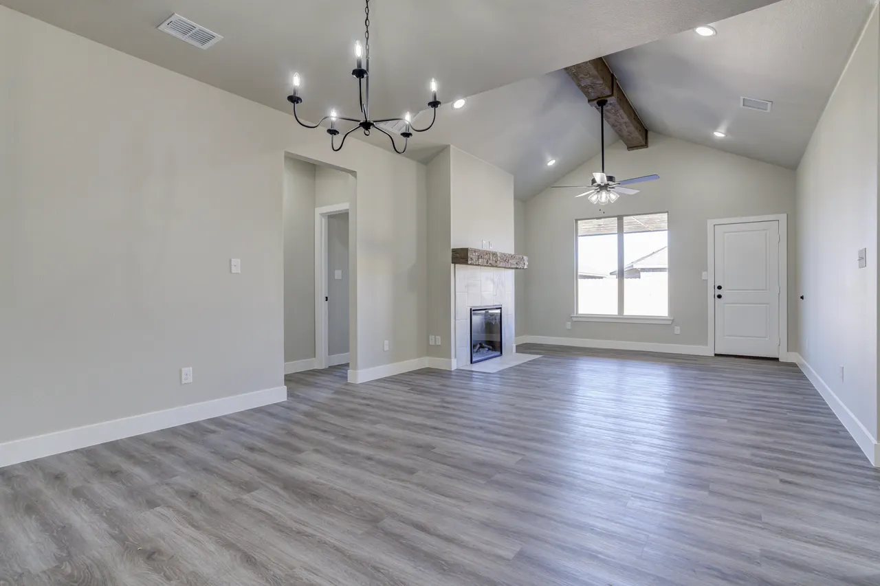 Photo 15 — 6928 12th Street, Lubbock, TX 79416