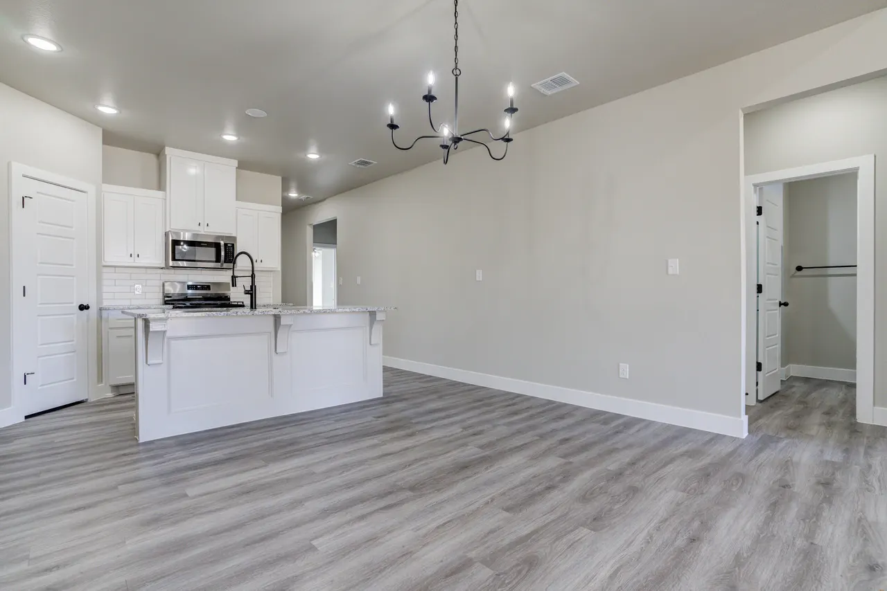 Photo 16 — 6928 12th Street, Lubbock, TX 79416