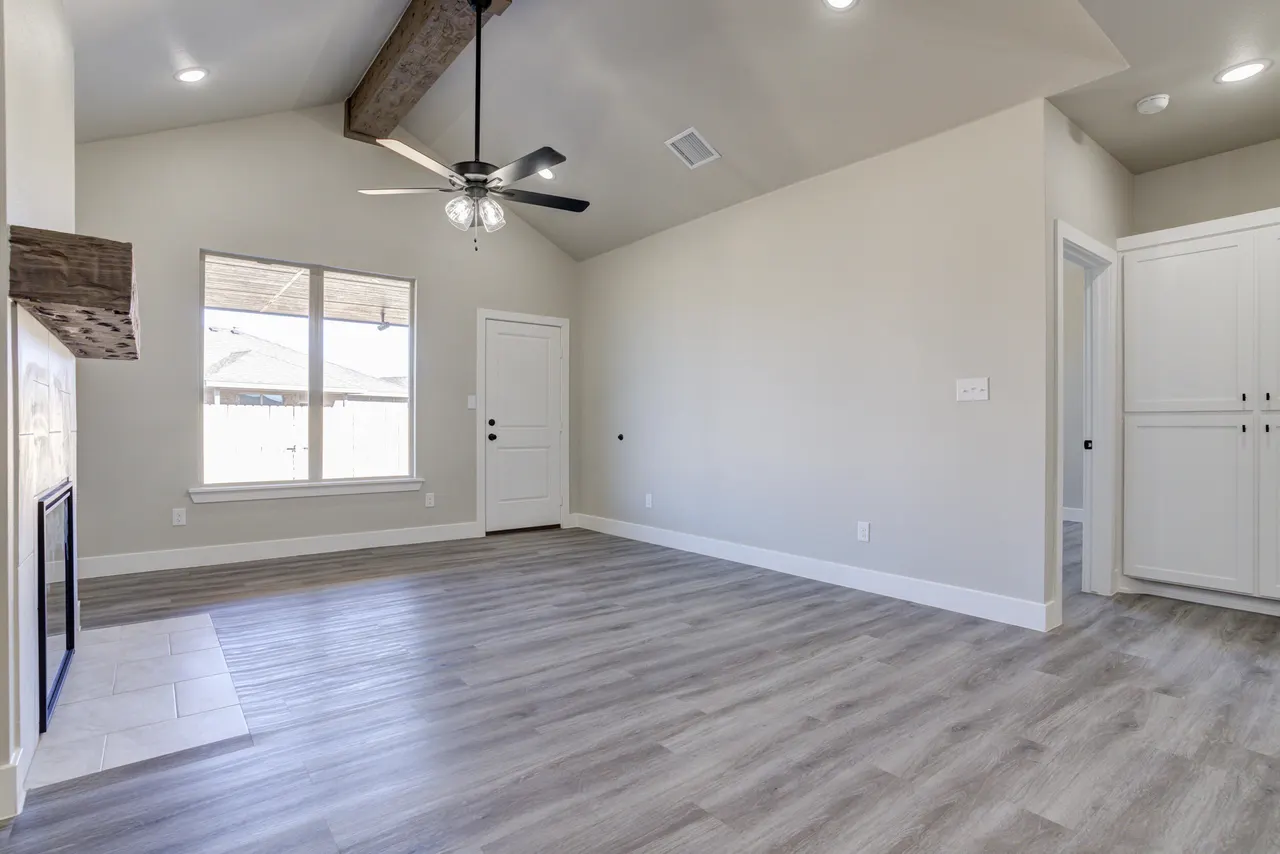 Photo 19 — 6928 12th Street, Lubbock, TX 79416