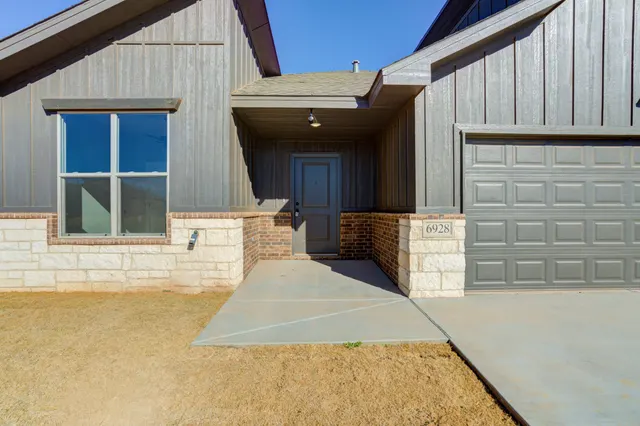 Photo 3 — 6928 12th Street, Lubbock, TX 79416