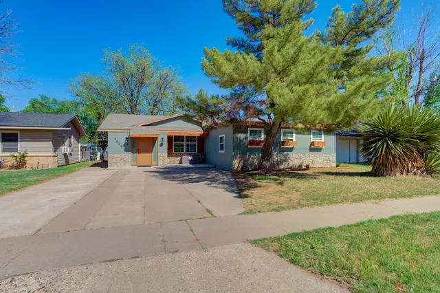 Front exterior — 4609 Elgin Avenue, Lubbock, TX 79413