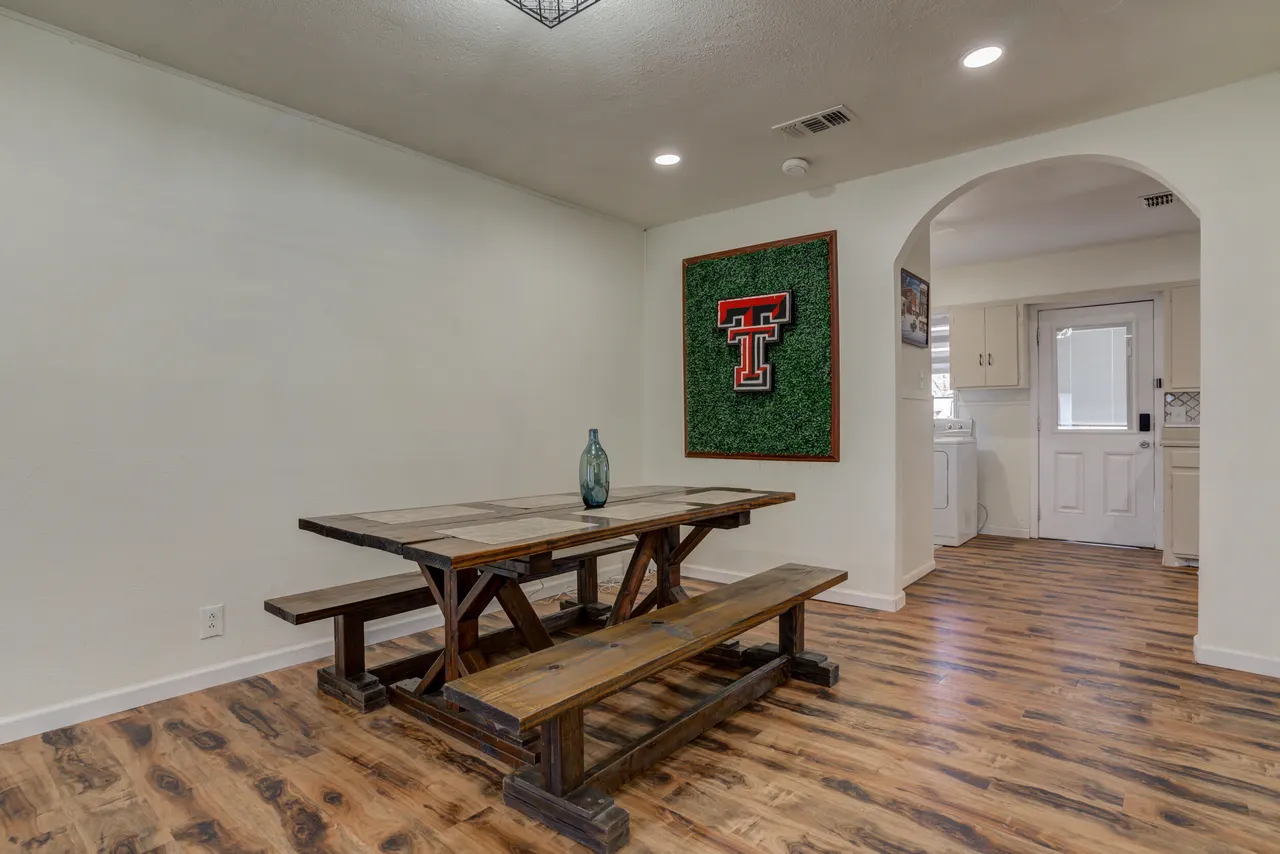 Photo 9 — 4609 Elgin Avenue, Lubbock, TX 79413
