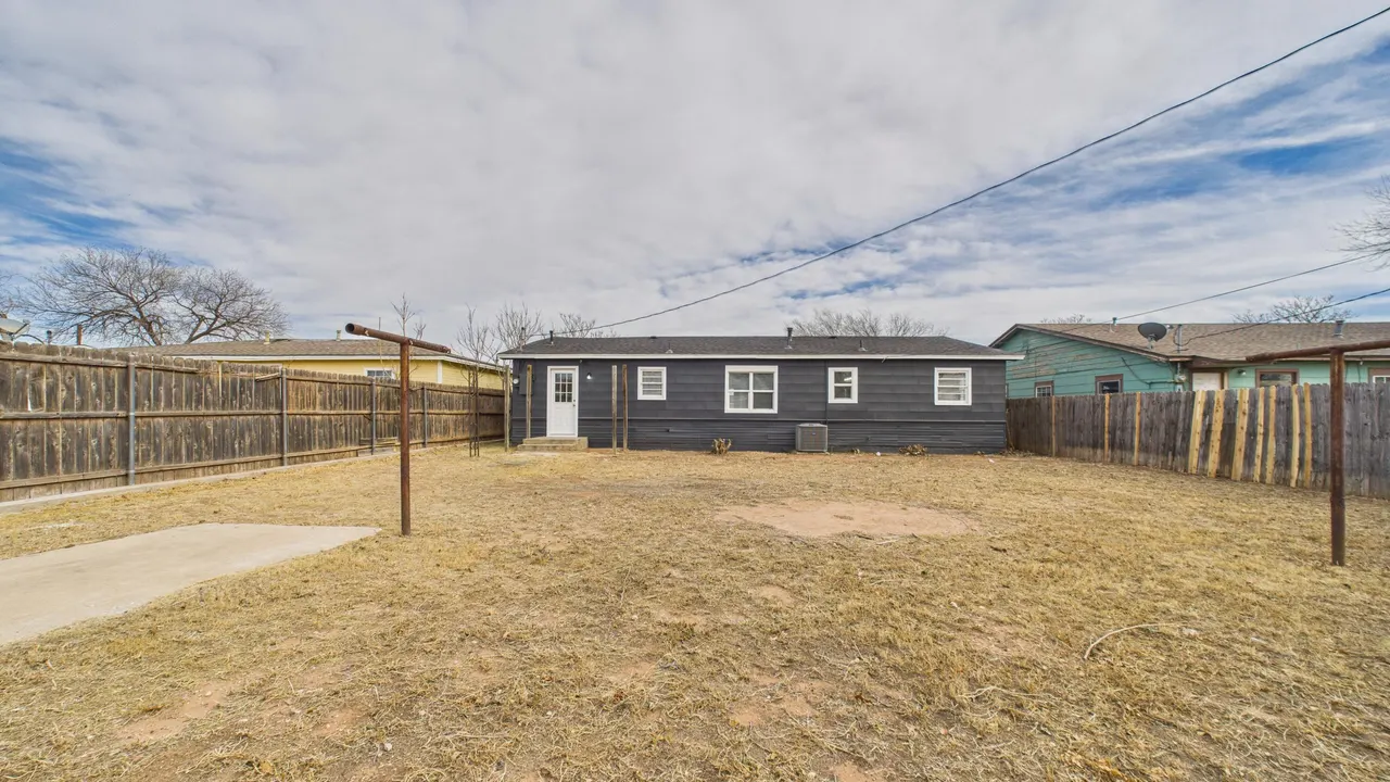 Photo 17 — 615 N Hudson Avenue, Lubbock, TX 79415