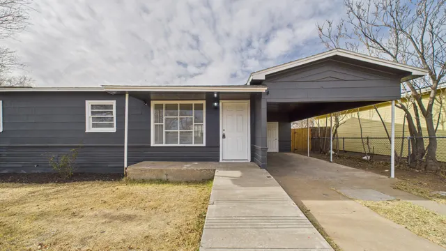 Photo 2 — 615 N Hudson Avenue, Lubbock, TX 79415