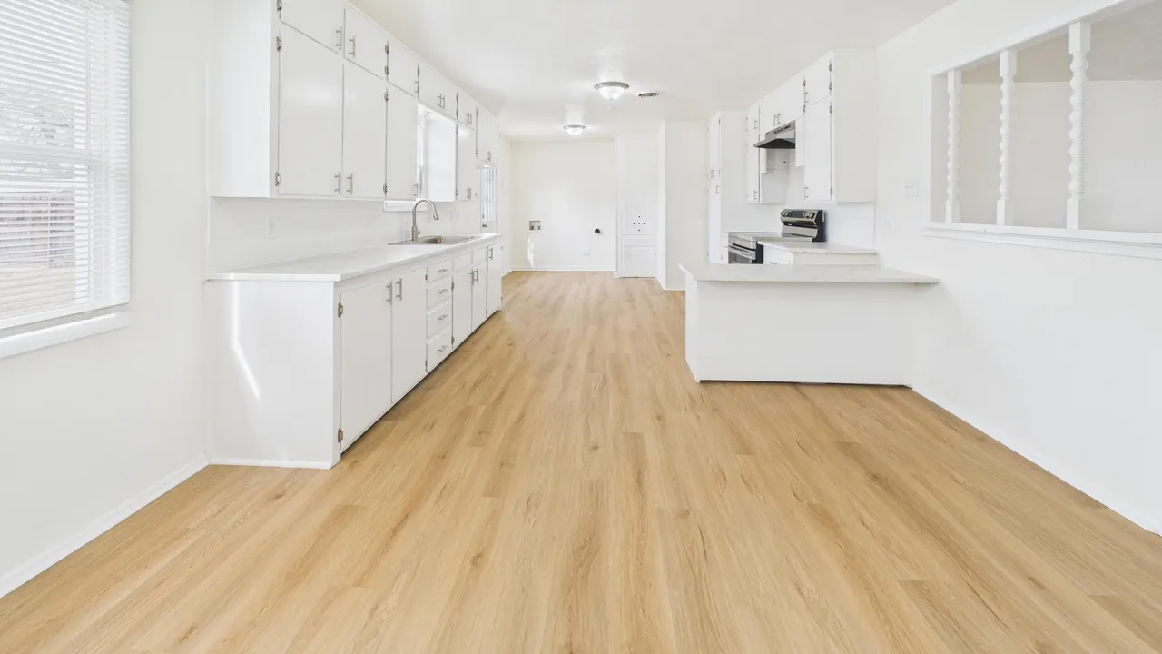 Photo 4 — 615 N Hudson Avenue, Lubbock, TX 79415