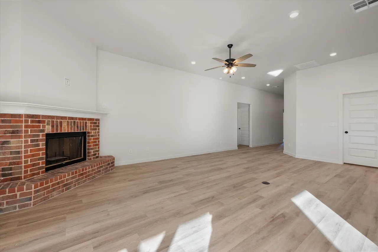 Photo 5 — 709 E 30th Street, Wolfforth, TX 79382