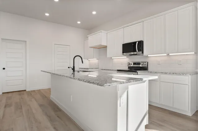 Photo 7 — 709 E 30th Street, Wolfforth, TX 79382