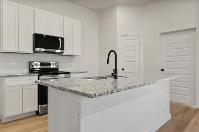 Photo 7 — 2413 Aberdeen Avenue, Wolfforth, TX 79382