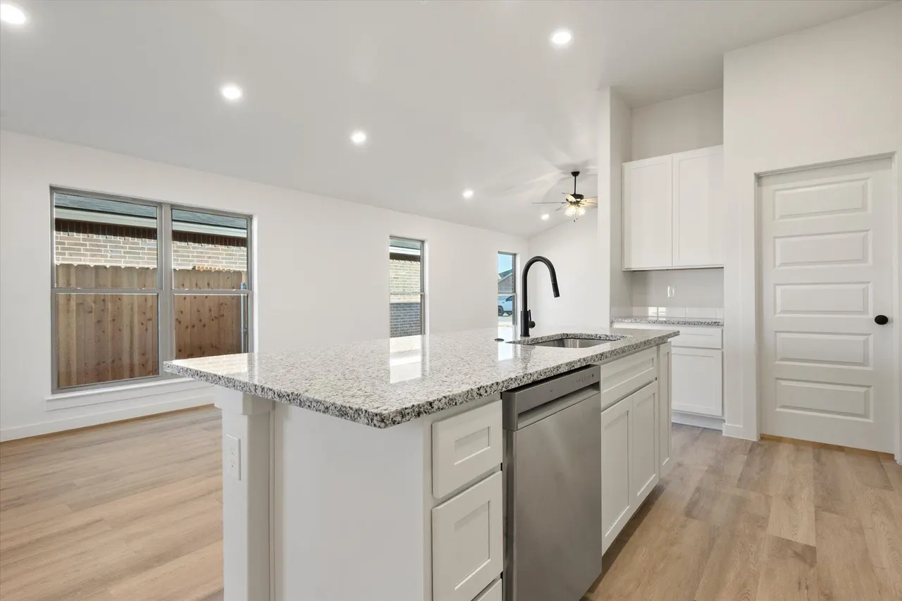 Photo 11 — 2413 Aberdeen Avenue, Wolfforth, TX 79382