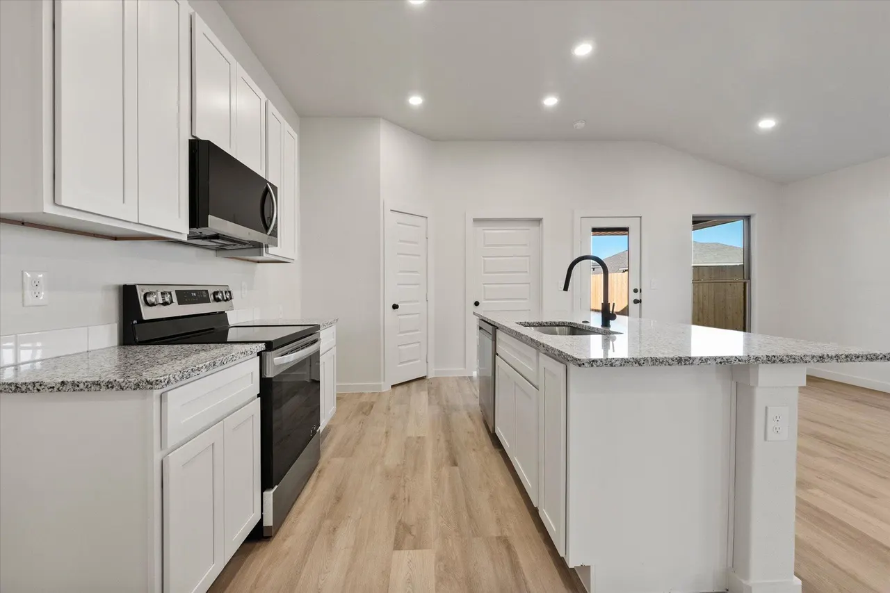 Photo 10 — 2413 Aberdeen Avenue, Wolfforth, TX 79382