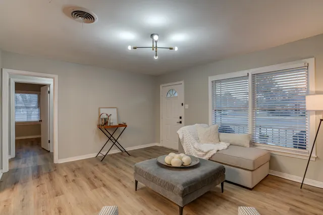 Photo 5 — 2802 39th Street, Lubbock, TX 79413