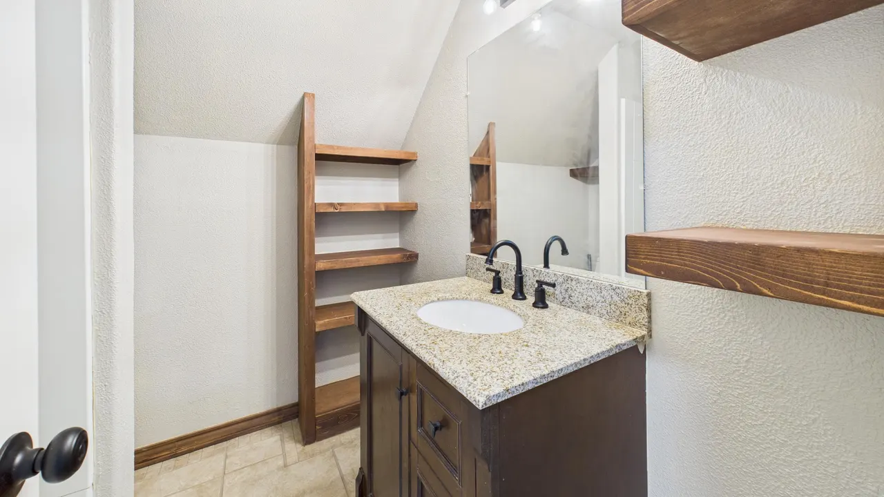 Photo 16 — 2013 69th Street, Lubbock, TX 79412