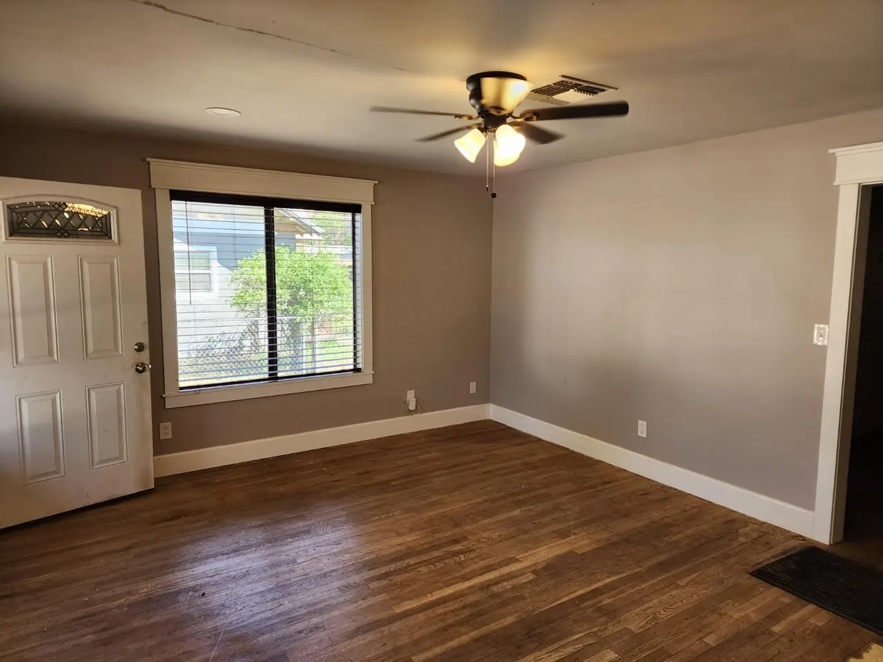 Photo 2 — 230 S 11th Street, Slaton, TX 79364