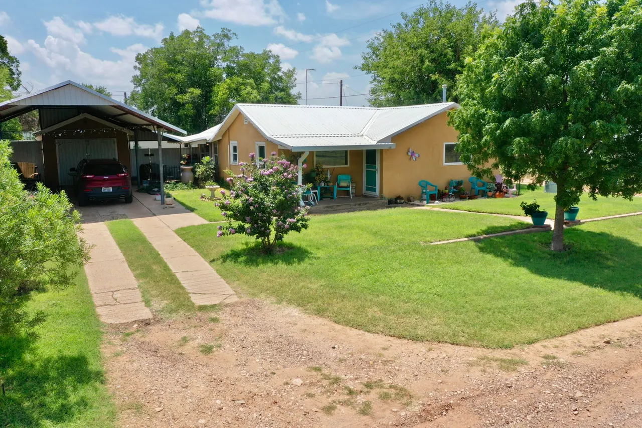 Photo 2 — 600 Mulberry Street, Turkey, TX 79261