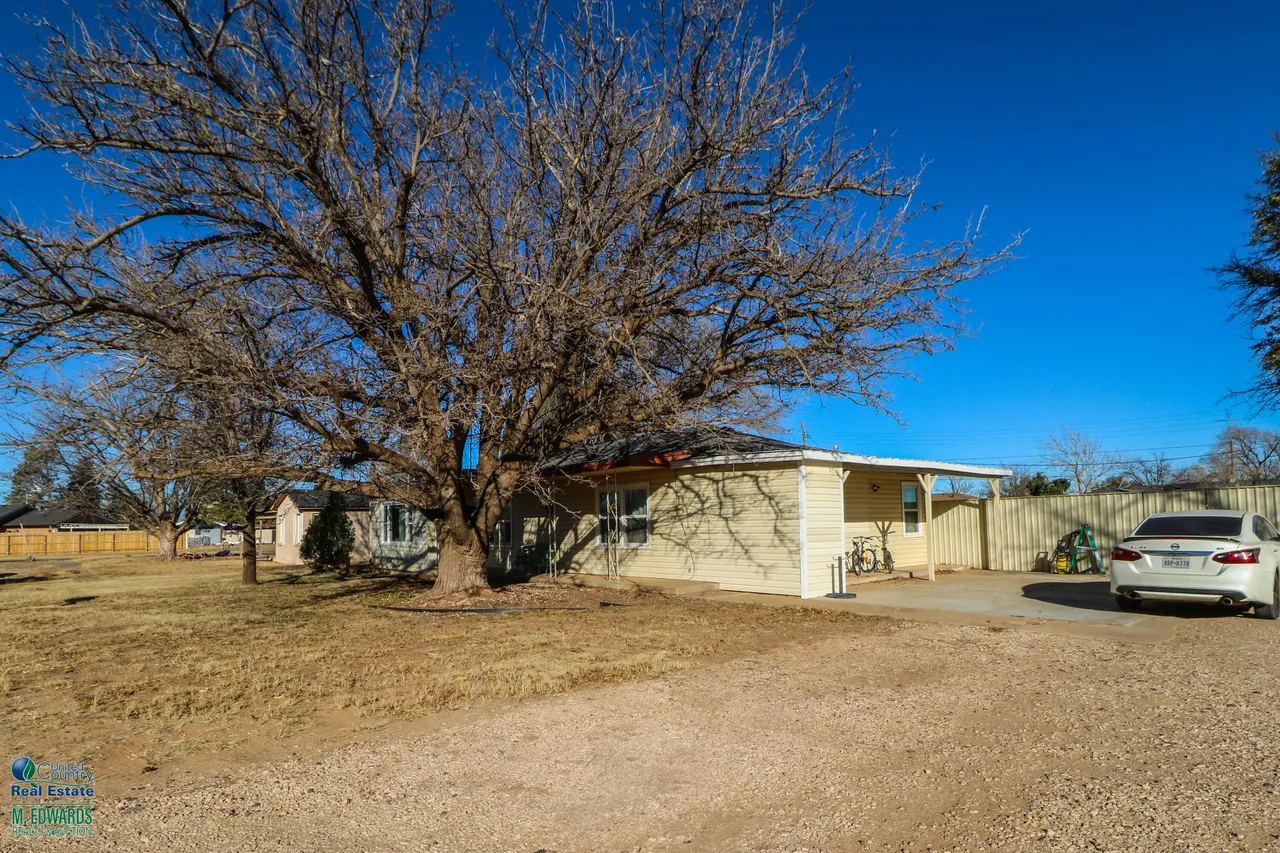 Photo 2 — 507 Boesen Street, Sudan, TX 79371