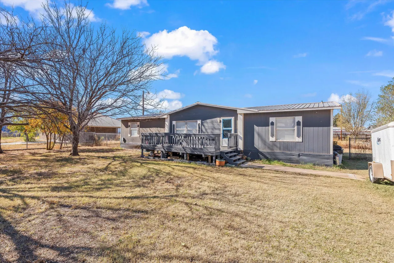 Photo 2 — 9909 N Chester Avenue, Lubbock, TX 79415