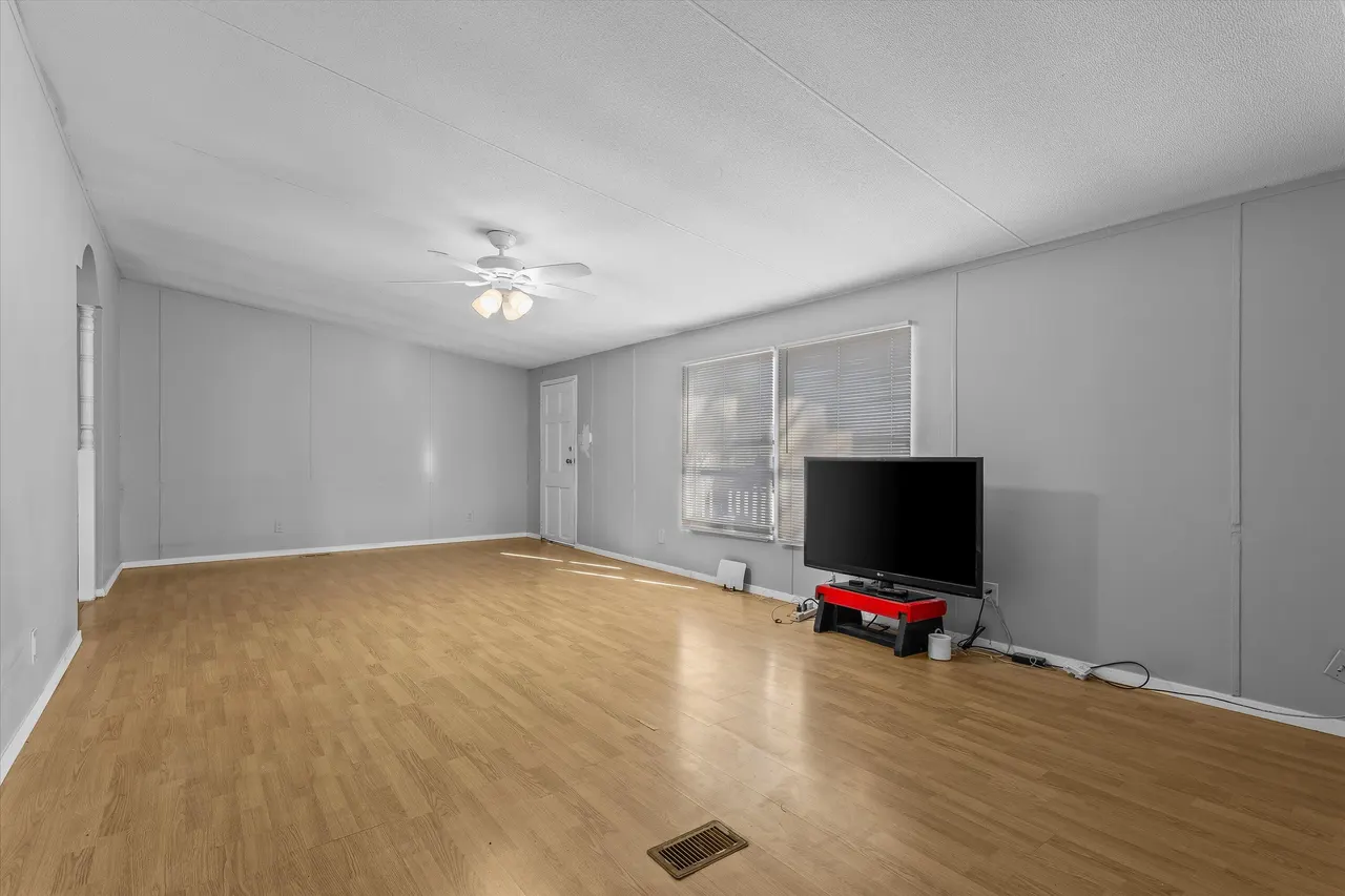 Photo 6 — 9909 N Chester Avenue, Lubbock, TX 79415