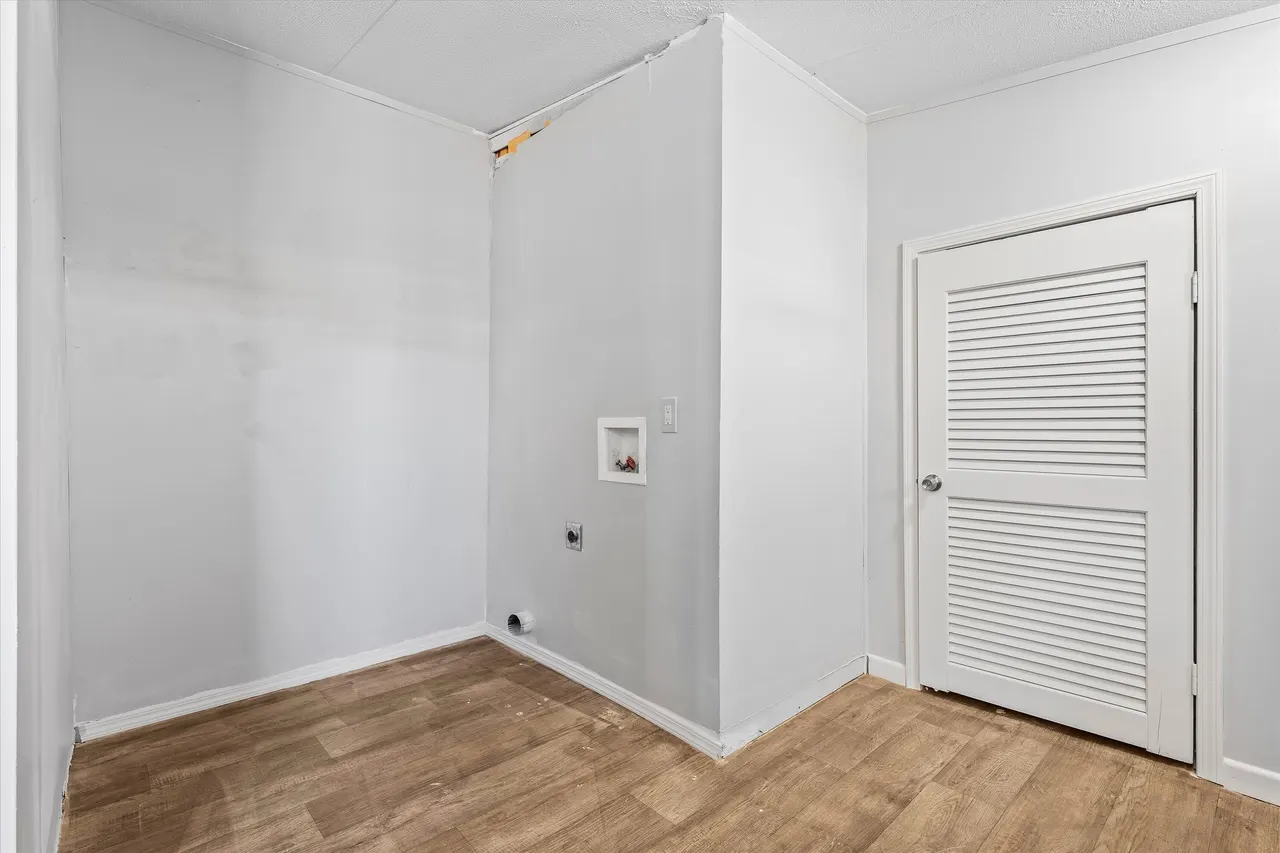 Photo 12 — 9909 N Chester Avenue, Lubbock, TX 79415