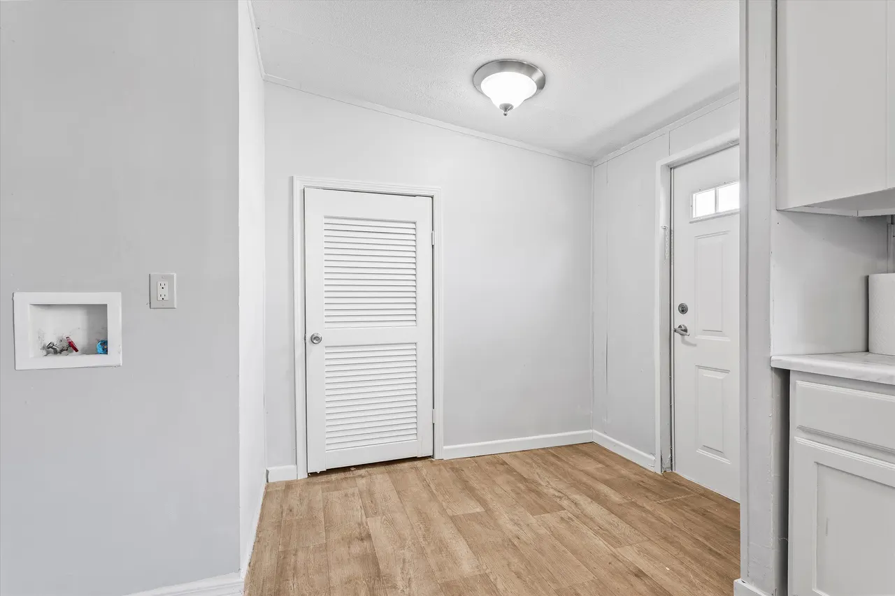Photo 13 — 9909 N Chester Avenue, Lubbock, TX 79415