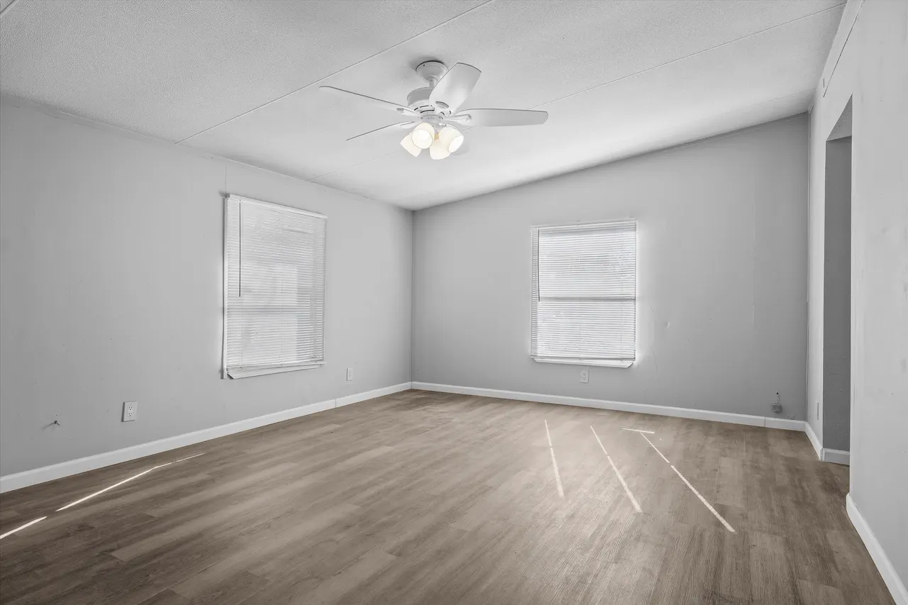 Photo 14 — 9909 N Chester Avenue, Lubbock, TX 79415