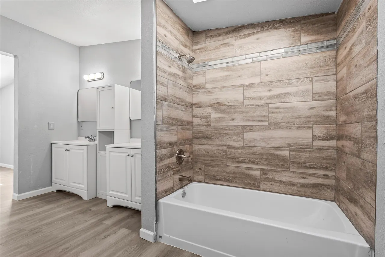 Photo 17 — 9909 N Chester Avenue, Lubbock, TX 79415