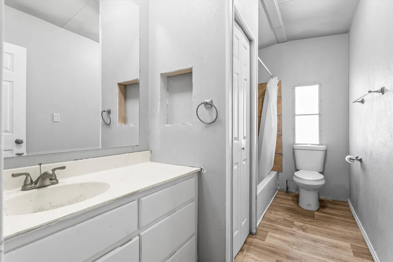 Photo 21 — 9909 N Chester Avenue, Lubbock, TX 79415