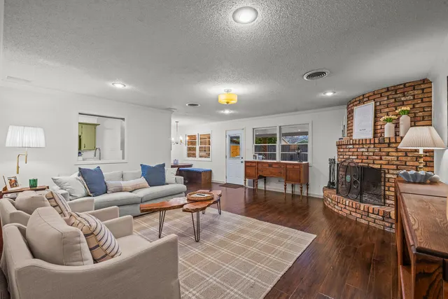 Photo 3 — 6125 Lynnhaven Drive, Lubbock, TX 79413