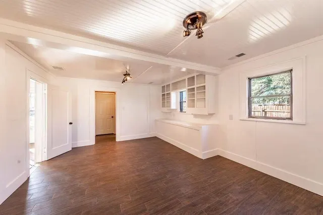 Photo 6 — 2215 18th Street Front, Lubbock, TX 79401