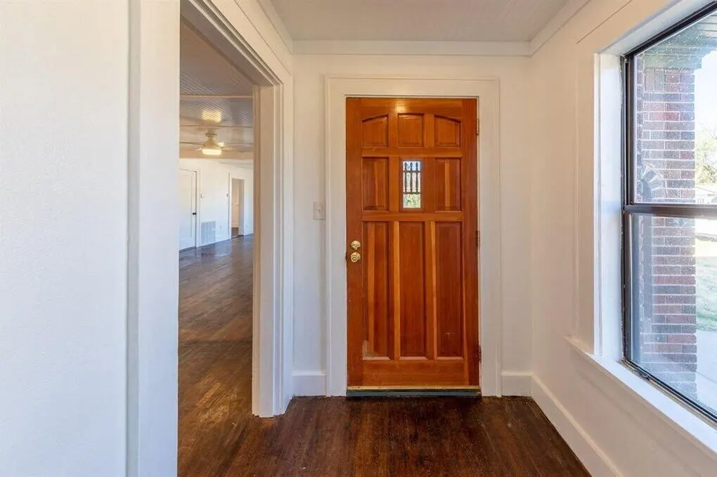 Photo 8 — 2215 18th Street Front, Lubbock, TX 79401