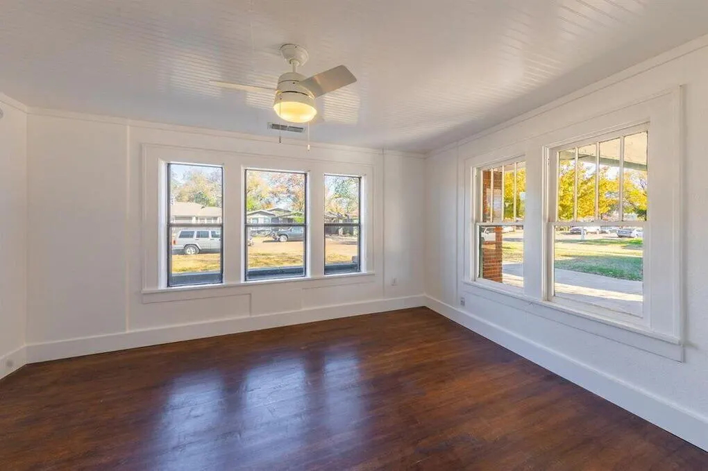Photo 9 — 2215 18th Street Front, Lubbock, TX 79401