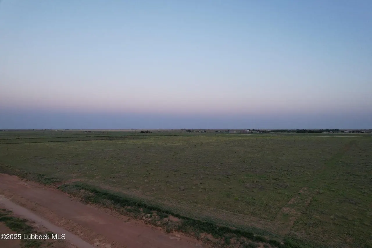 Photo 2 — 0  U.S. Highway 385, Levelland, TX 79336