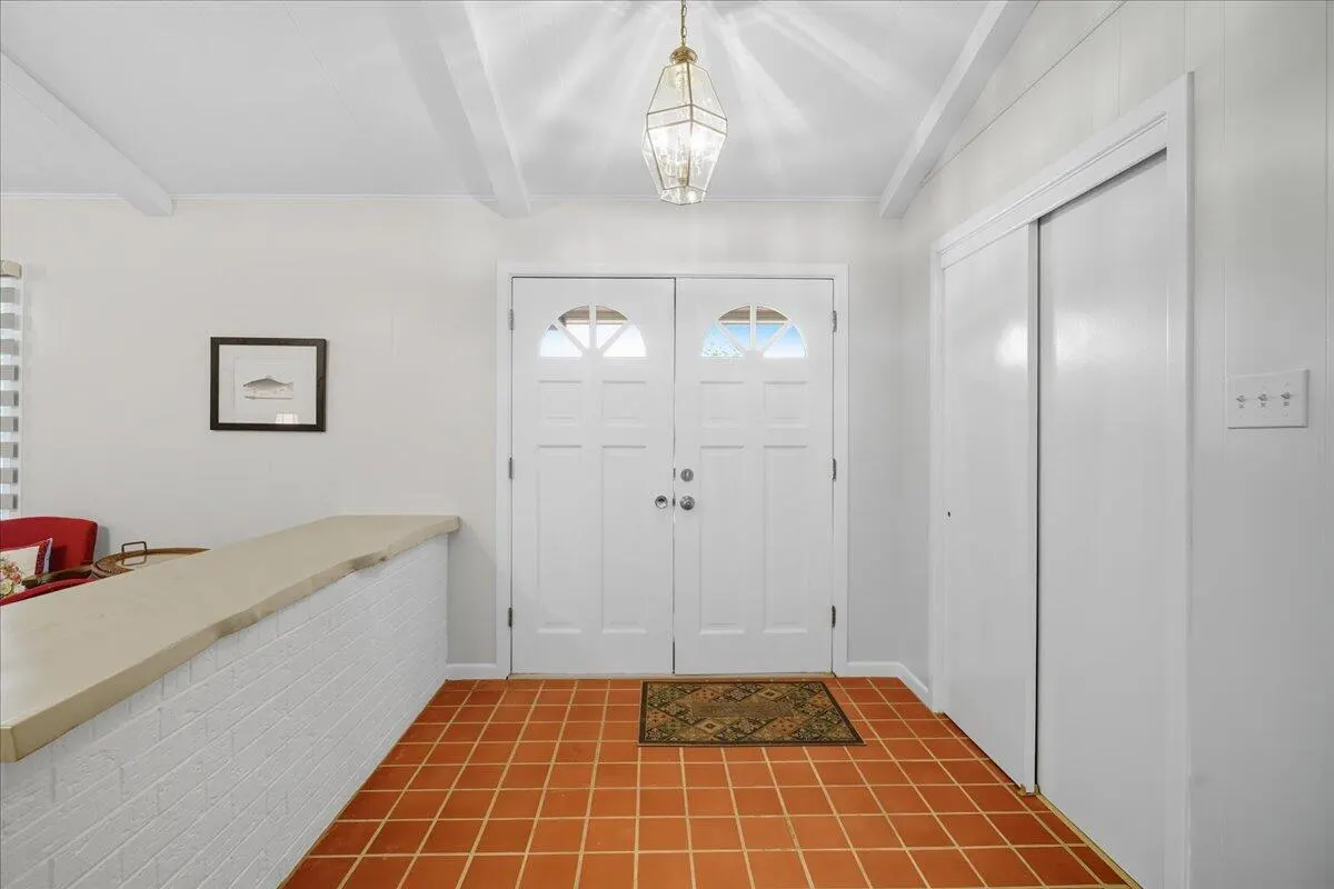 Photo 4 — 1911 33rd Street, Lubbock, TX 79411