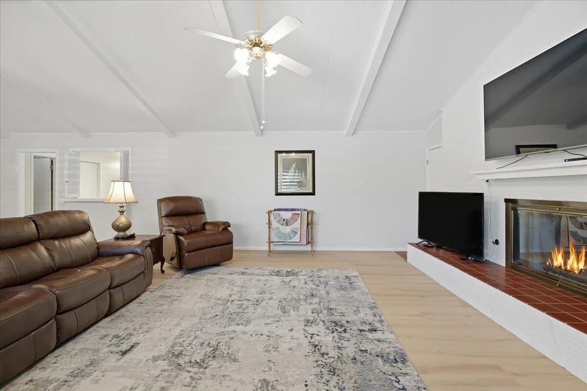 Photo 7 — 1911 33rd Street, Lubbock, TX 79411
