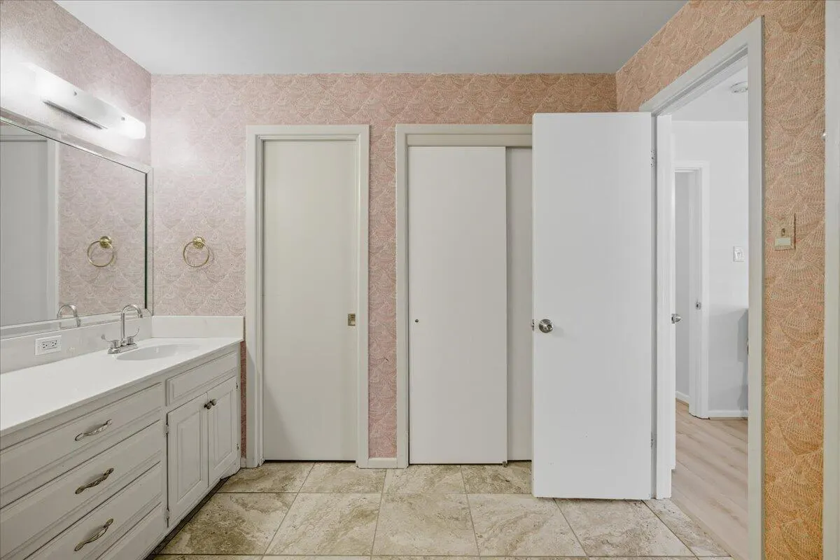 Photo 16 — 1911 33rd Street, Lubbock, TX 79411