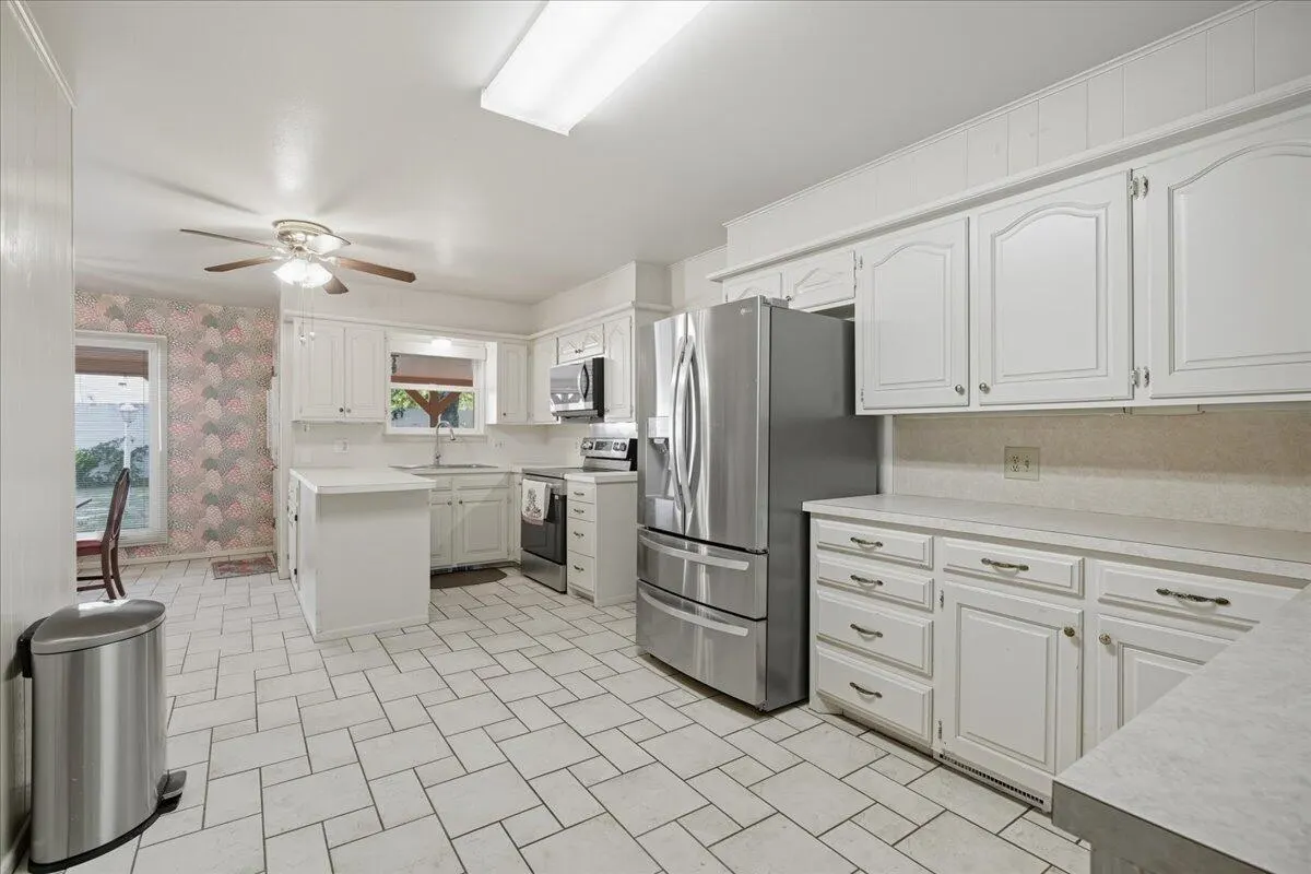 Photo 18 — 1911 33rd Street, Lubbock, TX 79411