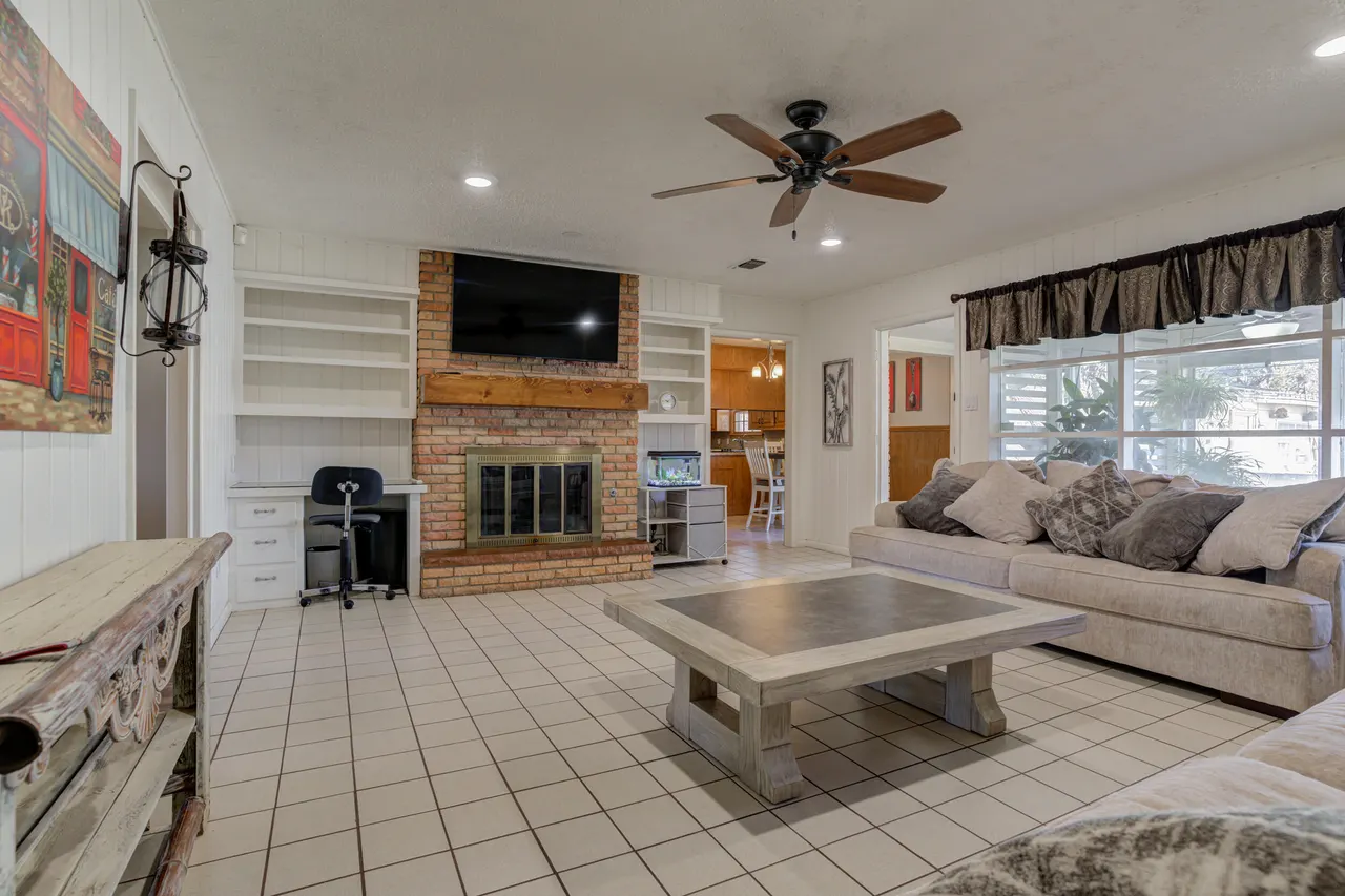 Photo 8 — 2120 53rd St, Lubbock, TX 79412