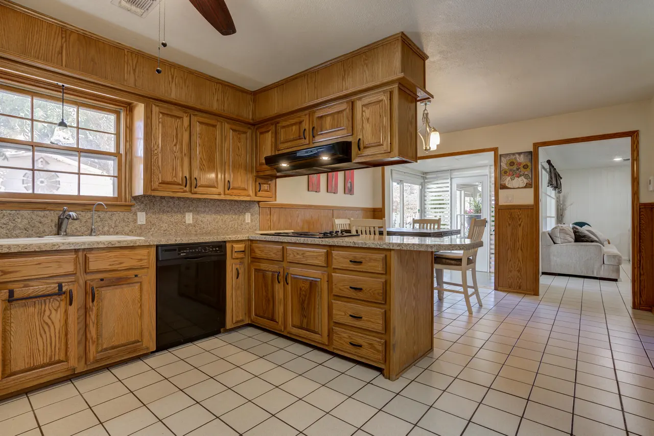 Photo 13 — 2120 53rd St, Lubbock, TX 79412