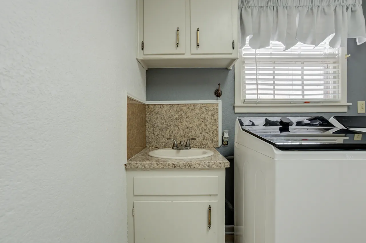 Photo 16 — 2120 53rd St, Lubbock, TX 79412