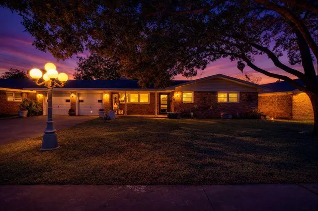 Front exterior — 2120 53rd St, Lubbock, TX 79412
