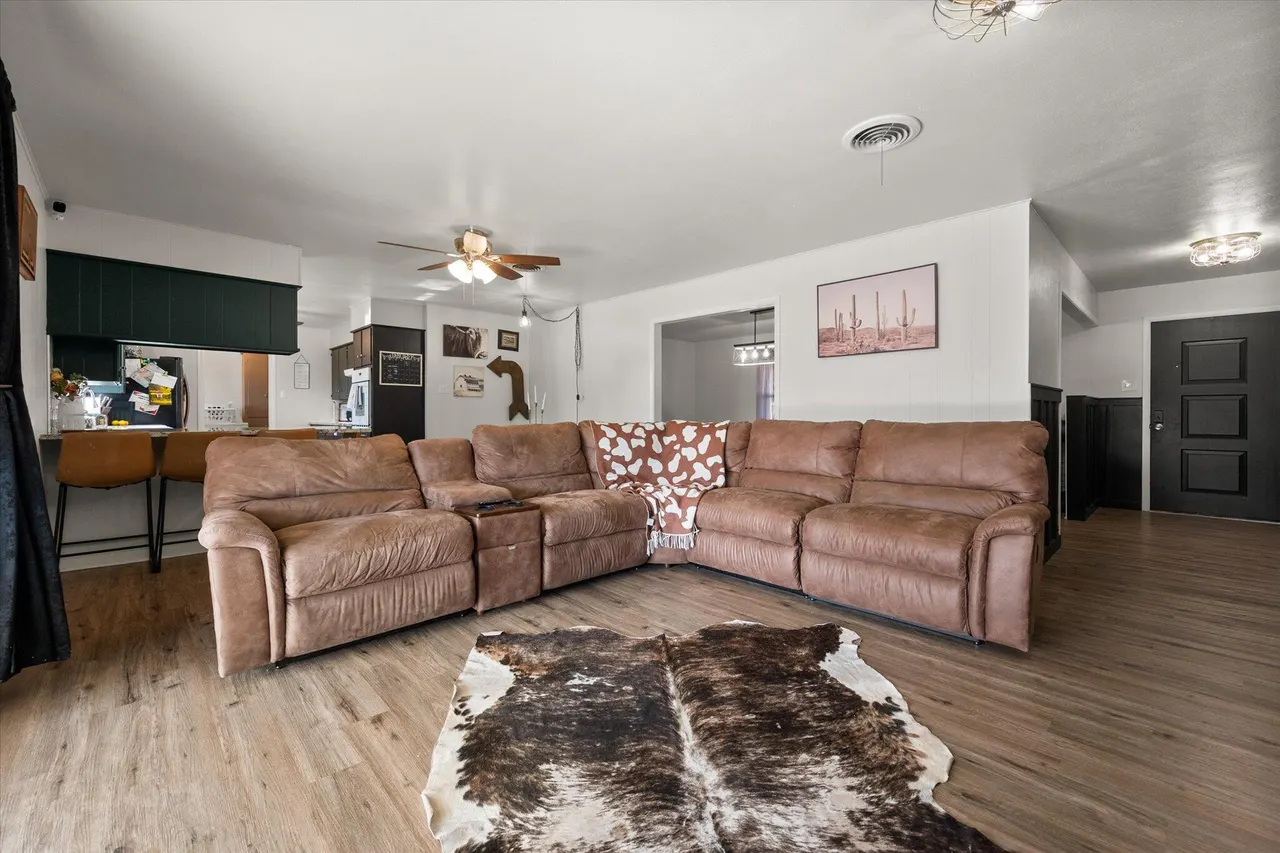 Photo 9 — 214 Willow Wood Lane, Levelland, TX 79336