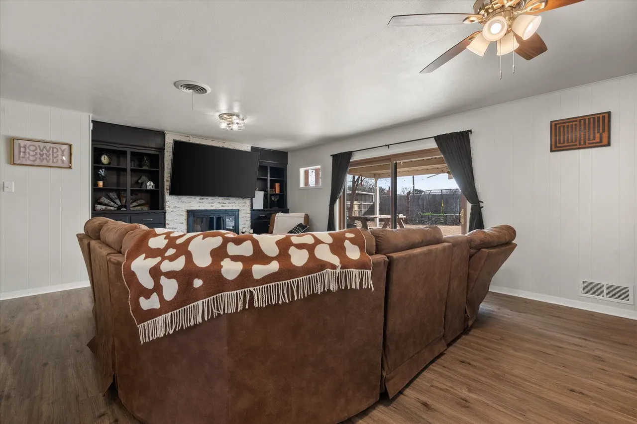 Photo 10 — 214 Willow Wood Lane, Levelland, TX 79336