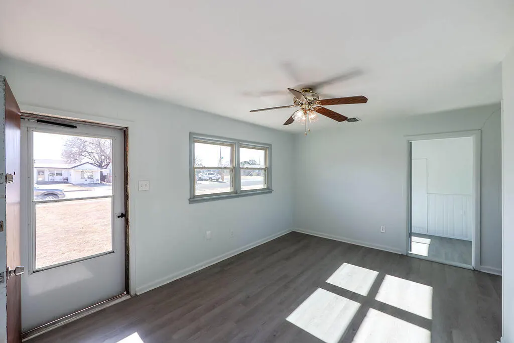 Photo 4 — 532 54th Street, Lubbock, TX 79404