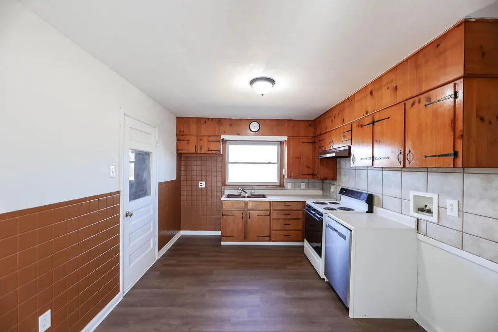 Photo 5 — 532 54th Street, Lubbock, TX 79404