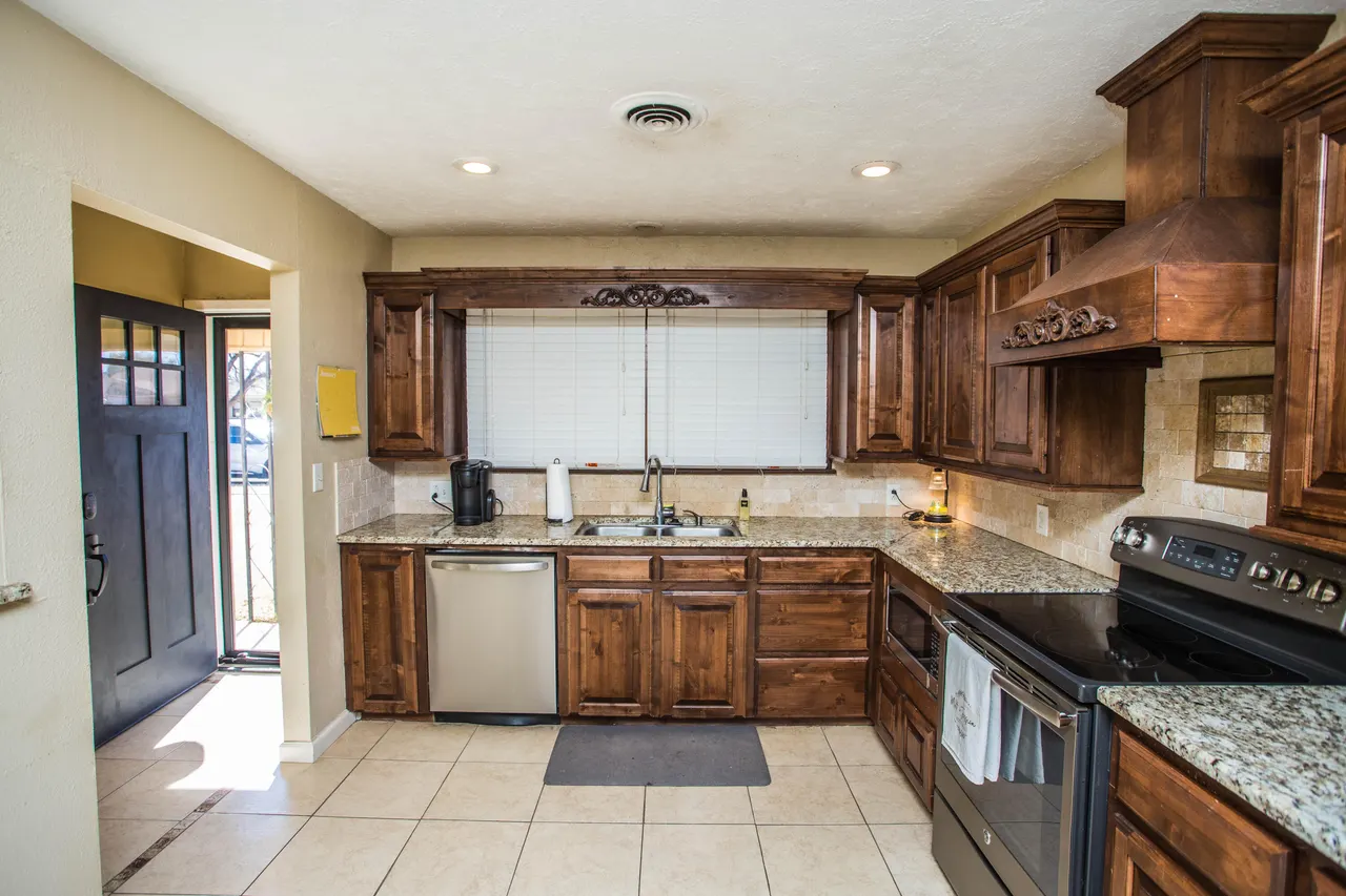 Photo 11 — 1550 W Lynn Street, Slaton, TX 79364